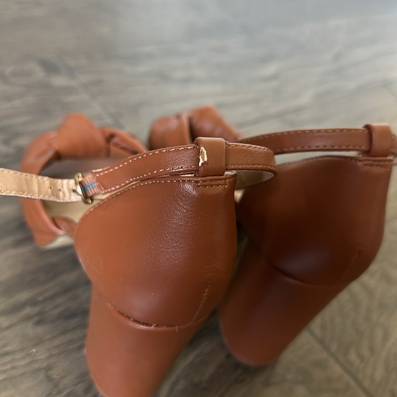 The Loft Top Knot Platform Heels - Picture 5 of 7